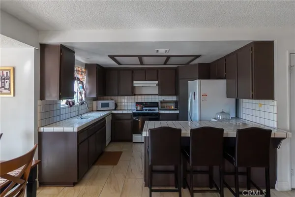 $449,900 | 13870 Evergreen Lane, Victorville, CA 92395