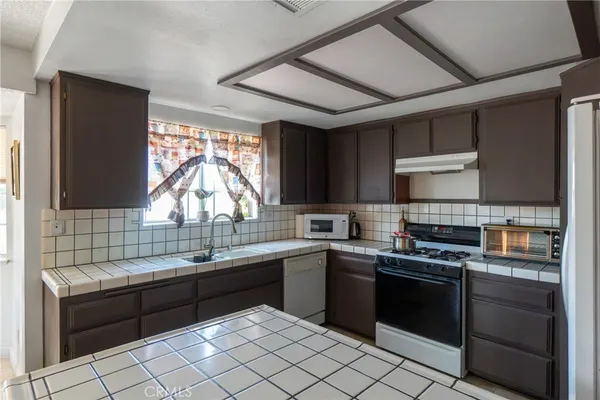 $449,900 | 13870 Evergreen Lane, Victorville, CA 92395