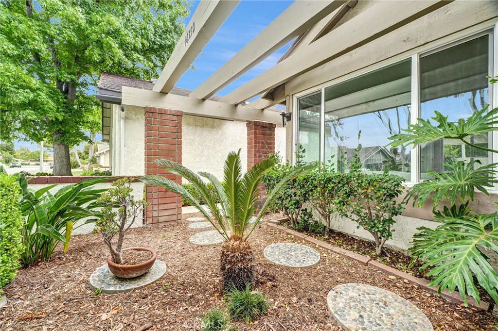 14332 Pinewood Road Tustin, CA 92780 - Photo 6 of 56