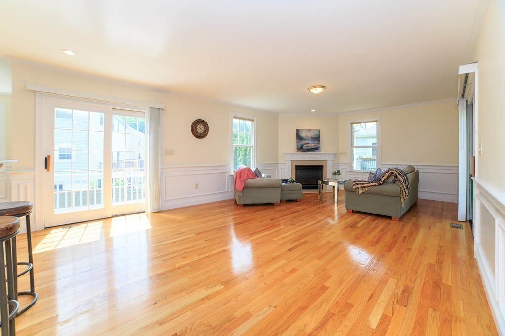 54 Beaconwood Road, Unit 2 Newton, MA 02461 - Photo 4 of 30 Gallery Image 4