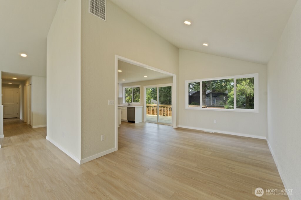 15526 Southeast 169th Street Renton, WA 98058 - Photo 11 of 38 Gallery Image 11