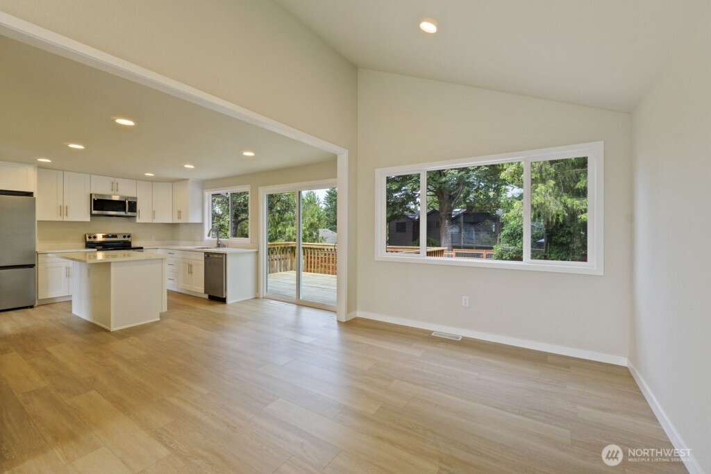 15526 Southeast 169th Street Renton, WA 98058 - Photo 10 of 38 Gallery Image 10