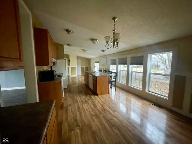 $160,000 | 4673 West Ridge Drive, Columbus, IN 47203