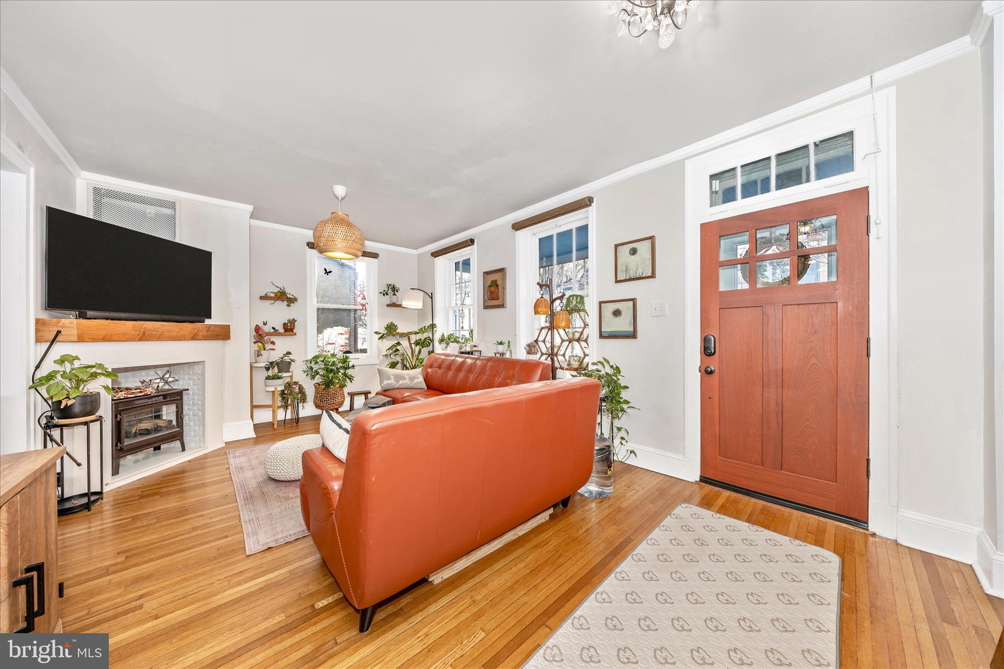 123 West 5th Street Frederick, MD 21701 - Photo 4 of 46 Living Room