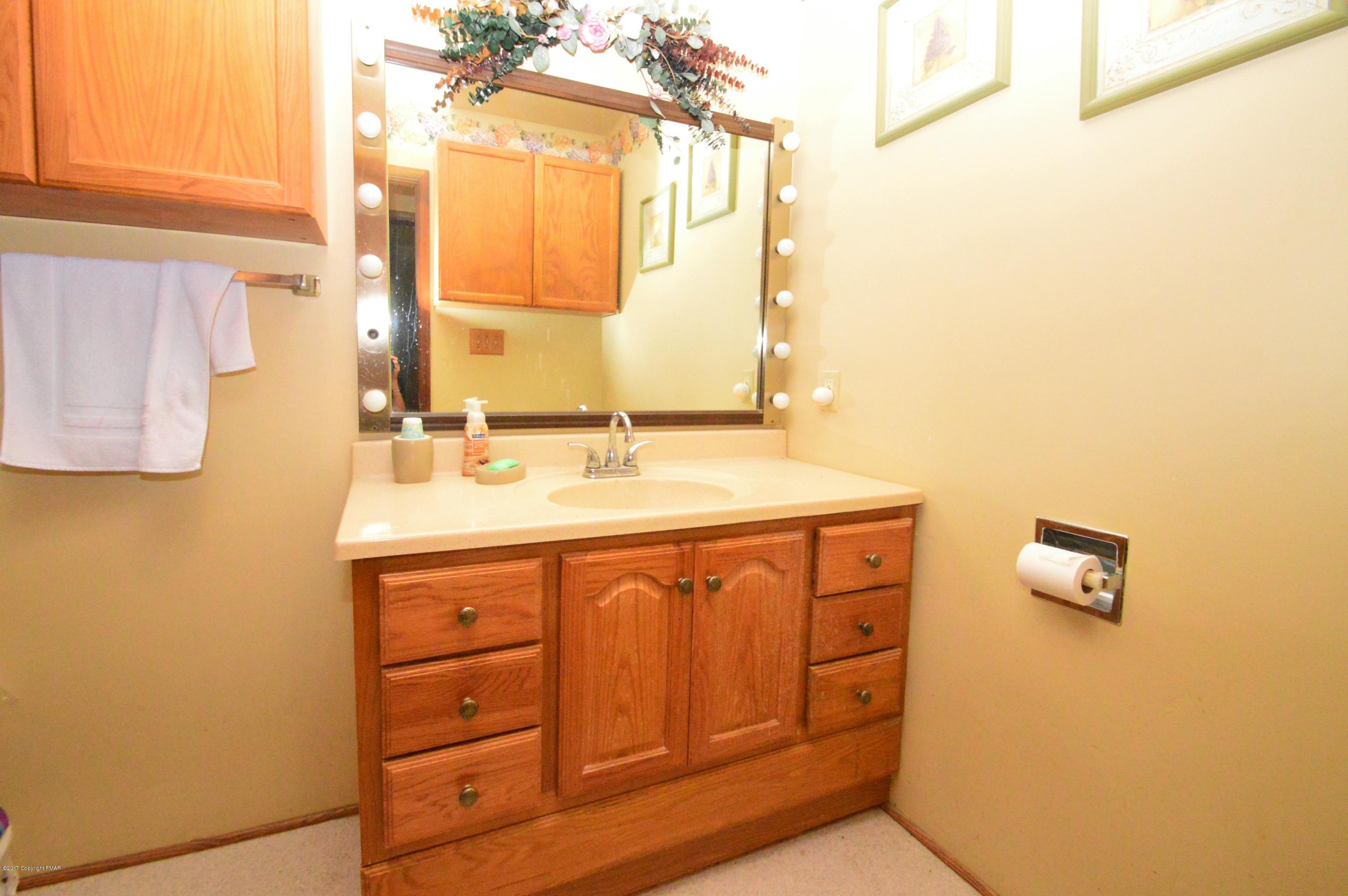 279 Scheller Hill Road Kunkletown, PA 18058 - Photo 14 of 38 Full Bath