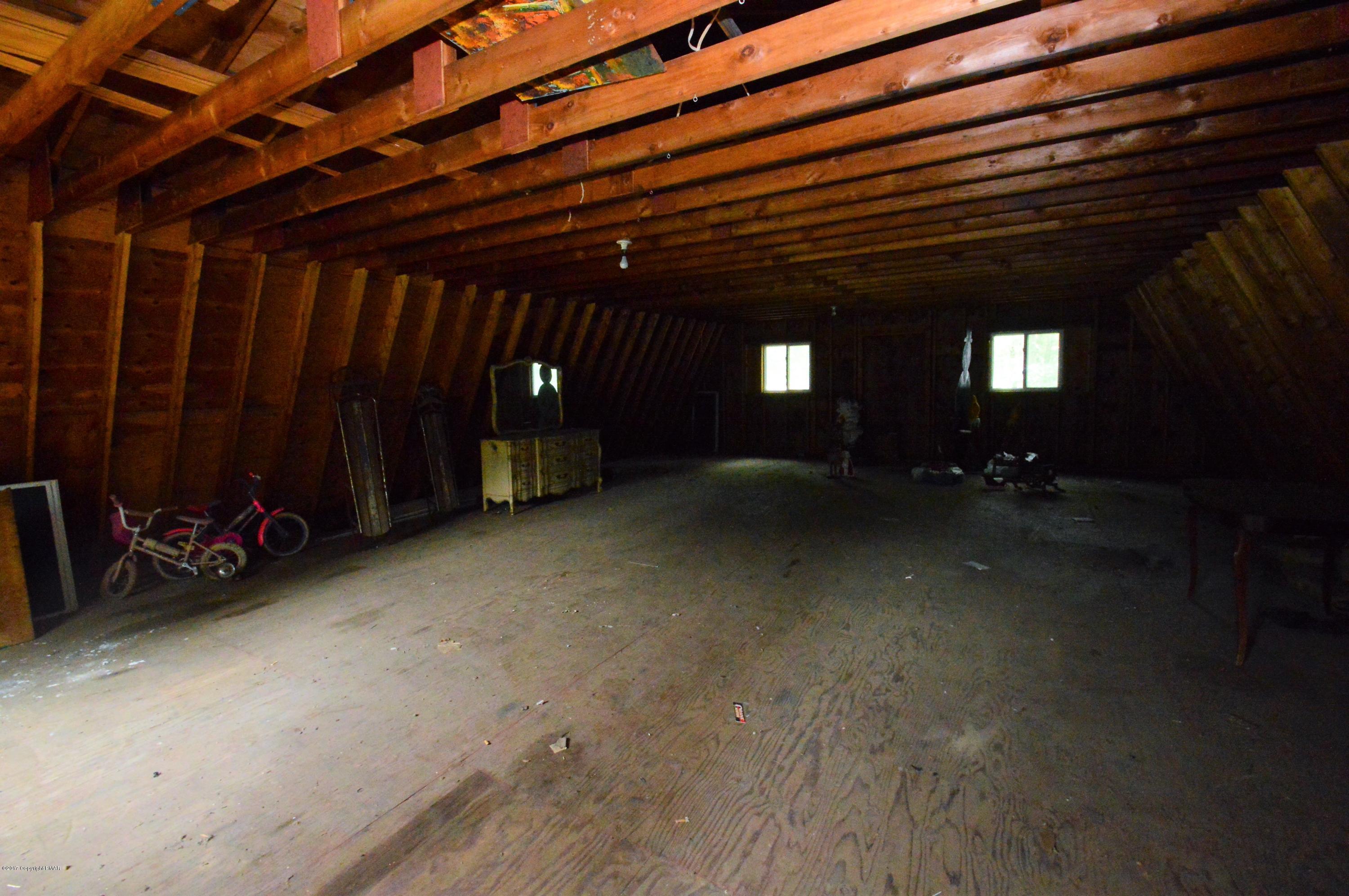 279 Scheller Hill Road Kunkletown, PA 18058 - Photo 28 of 38 Loft