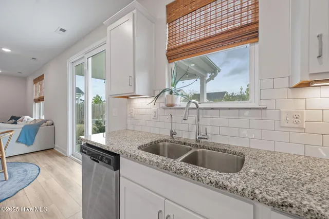 $424,900 | 910 Terraces Lane, Hampstead, NC 28443