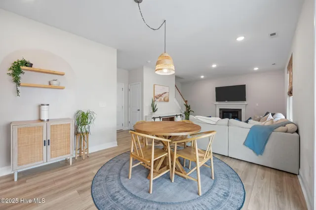 $424,900 | 910 Terraces Lane, Hampstead, NC 28443