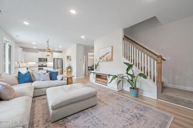 $424,900 | 910 Terraces Lane, Hampstead, NC 28443