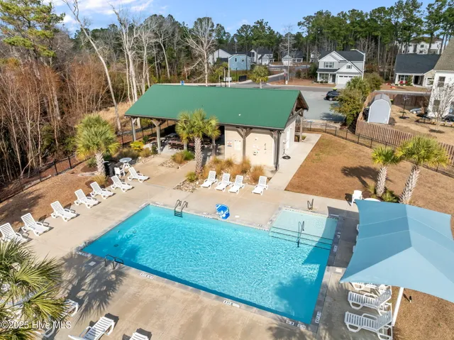 $424,900 | 910 Terraces Lane, Hampstead, NC 28443