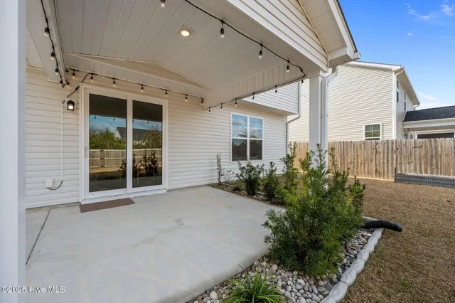 $424,900 | 910 Terraces Lane, Hampstead, NC 28443