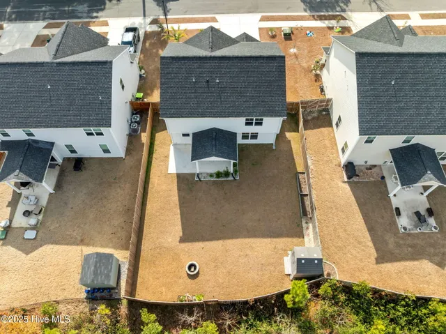 $424,900 | 910 Terraces Lane, Hampstead, NC 28443