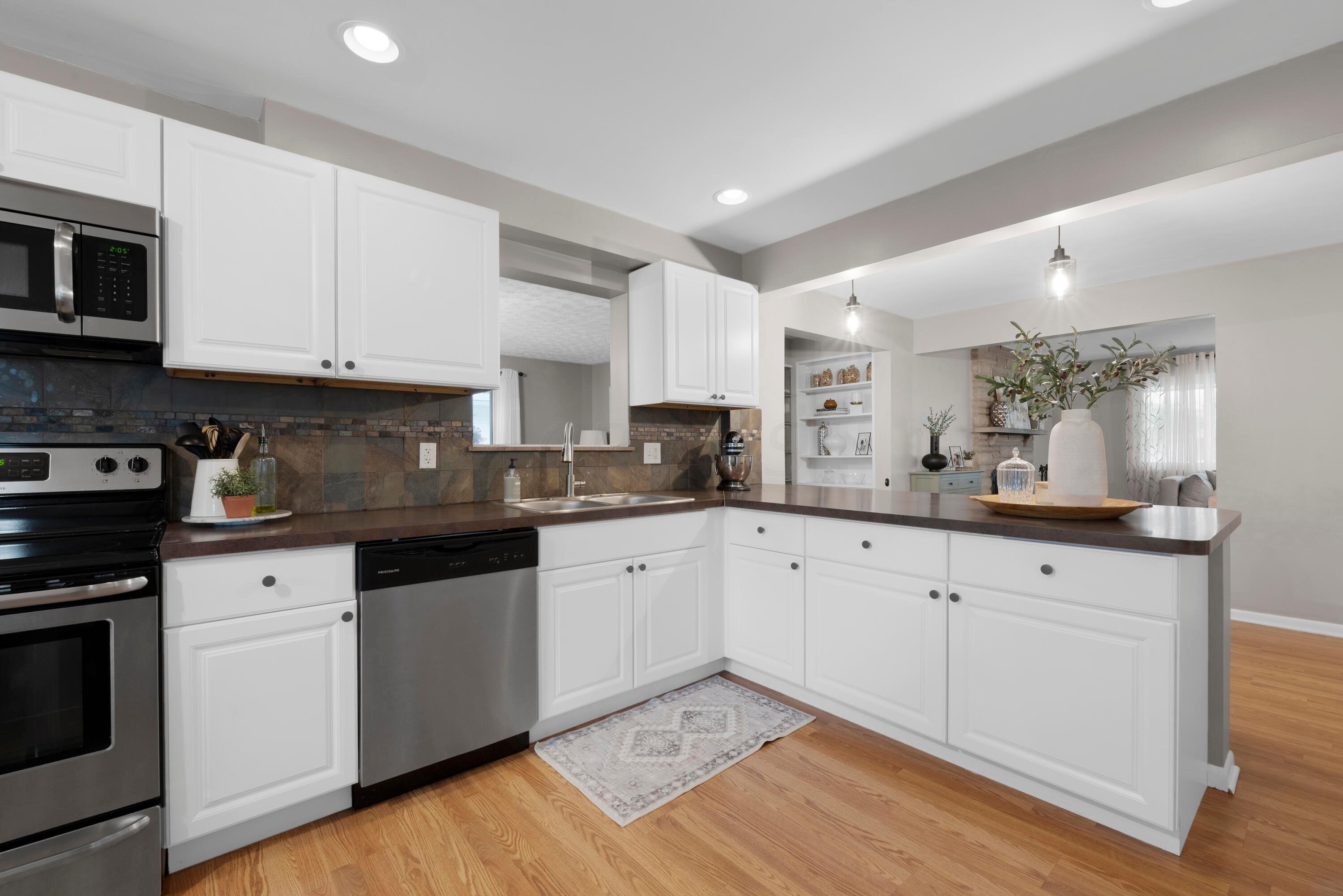 3155 Whitehead Road Columbus, OH 43204 - Photo 10 of 49 MAR_5650