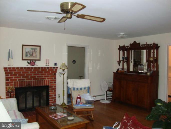 19607 Three Notch Road Lexington Park, MD 20653 - Photo 2 of 10 Living Room