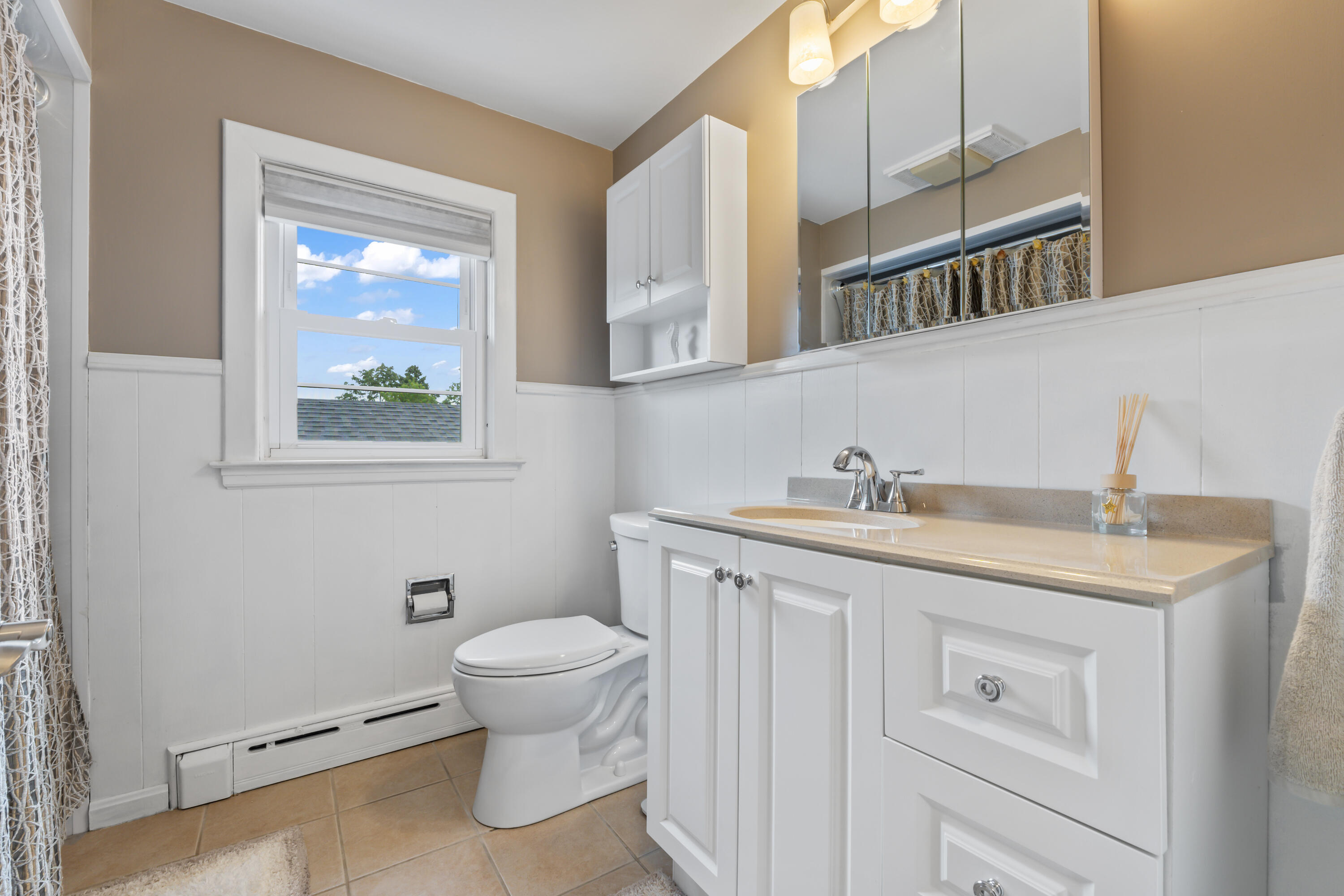 180 Graham Street Biddeford, ME 04005 - Photo 41 of 61 2nd Flr Full Bath w/Tub