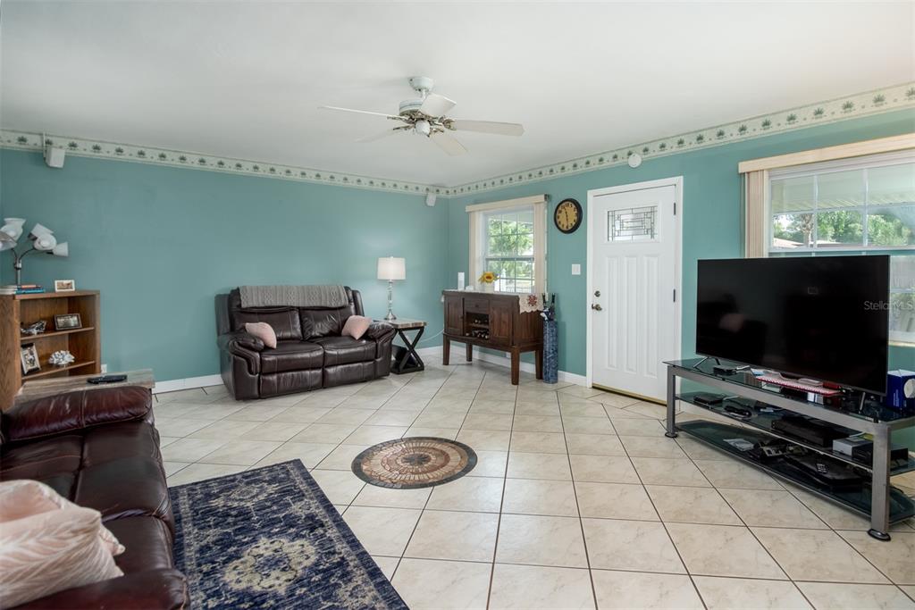 711 22nd Street Southwest Largo, FL 33770 - Photo 14 of 38 Gallery Image 14