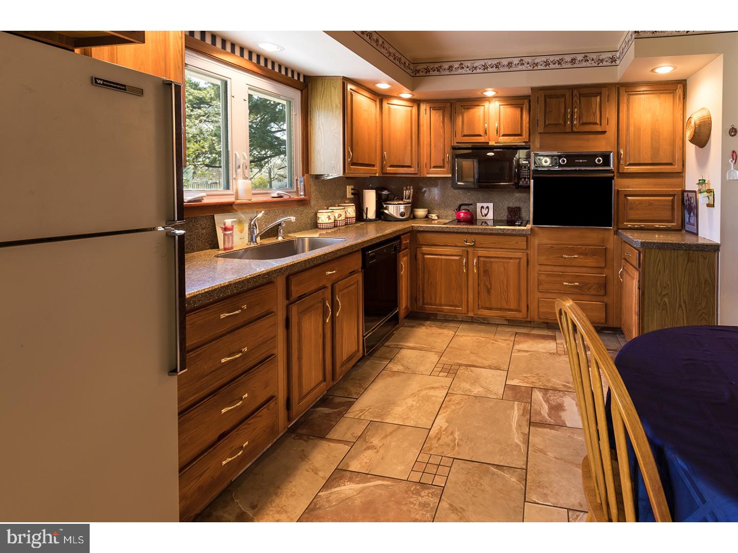 722 Hilltop Road Cinnaminson, NJ 08077 - Photo 9 of 25 Gallery Image 9