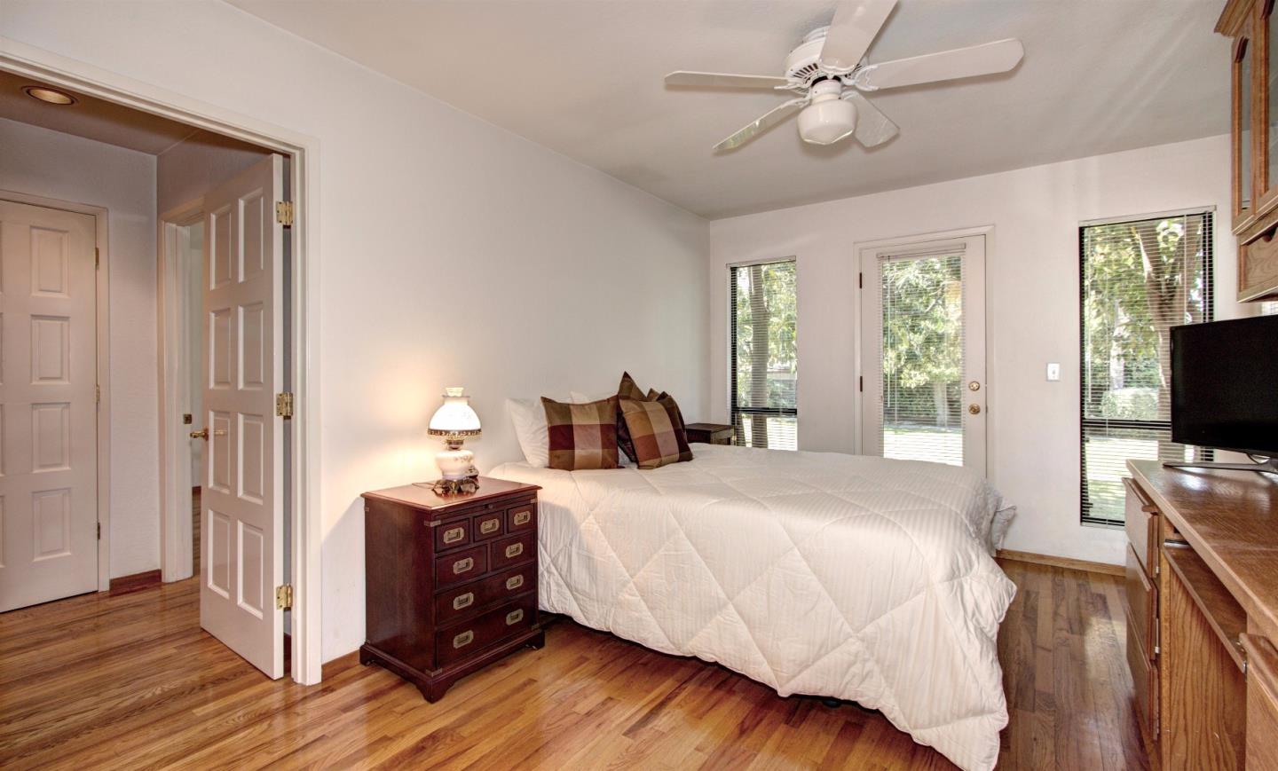 1425 Burrows Road Campbell, CA 95008 - Photo 13 of 20 Gallery Image 13
