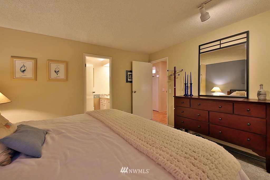 802 Old Beach Road, Unit 101 Freeland, WA 98249 - Photo 14 of 25 Gallery Image 14