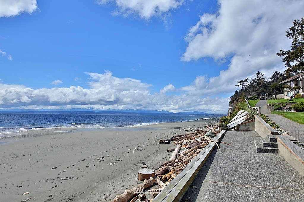 802 Old Beach Road, Unit 101 Freeland, WA 98249 - Photo 3 of 25 Gallery Image 3