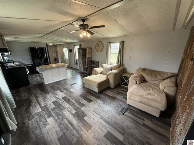 2519 Wickliffe Road Wickliffe, KY 42087 - Photo 4 of 11 living room