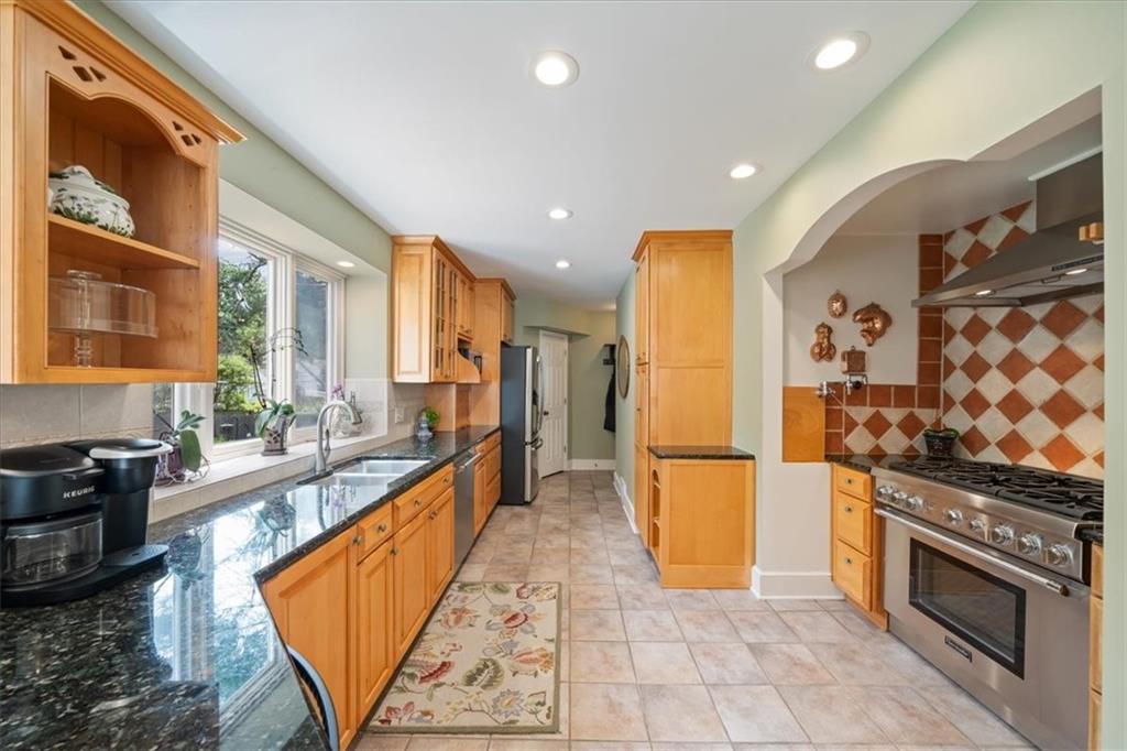1215 Arno Road Kansas City, MO 64113 - Photo 10 of 31