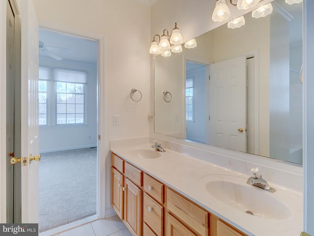 18 White Oak Road Rehoboth Beach, DE 19971 - Photo 8 of 23 Jack and Jill guest bath