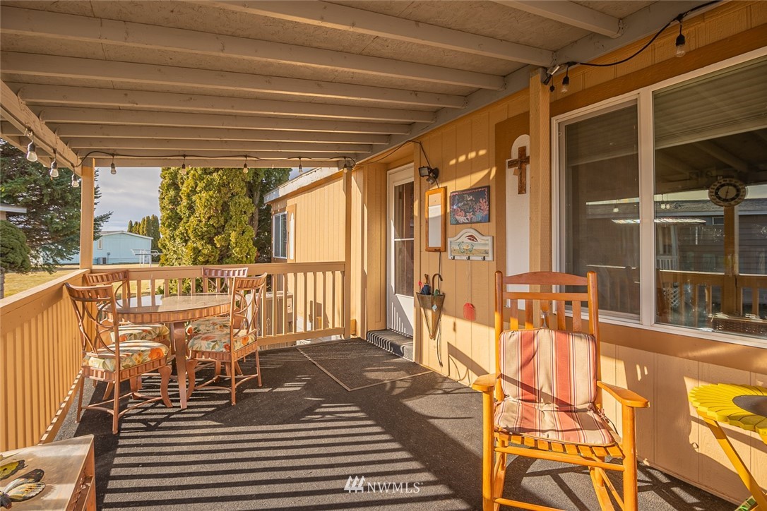 1261 Rd L Northeast, Unit 4 Moses Lake, WA 98837 - Photo 4 of 40 Gallery Image 4