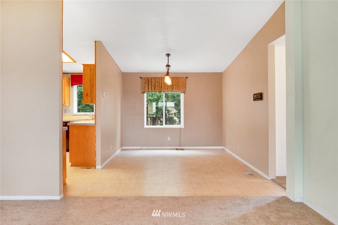 1261 Rd L Northeast, Unit 4 Moses Lake, WA 98837 - Photo 9 of 40 Gallery Image 9