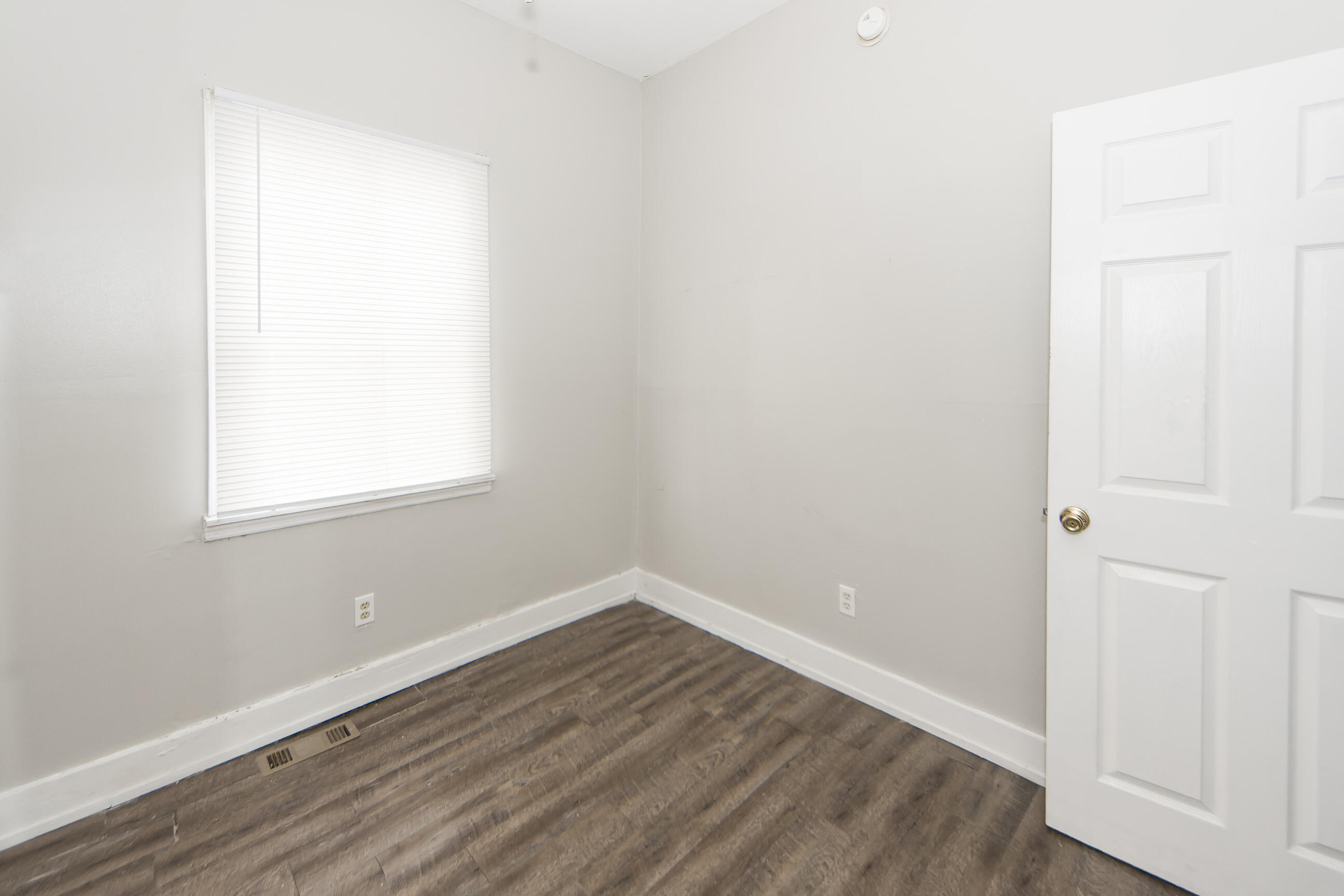 555 Rutledge Avenue, Unit A Charleston, SC 29403 - Photo 14 of 18 555 Rutledge A 6