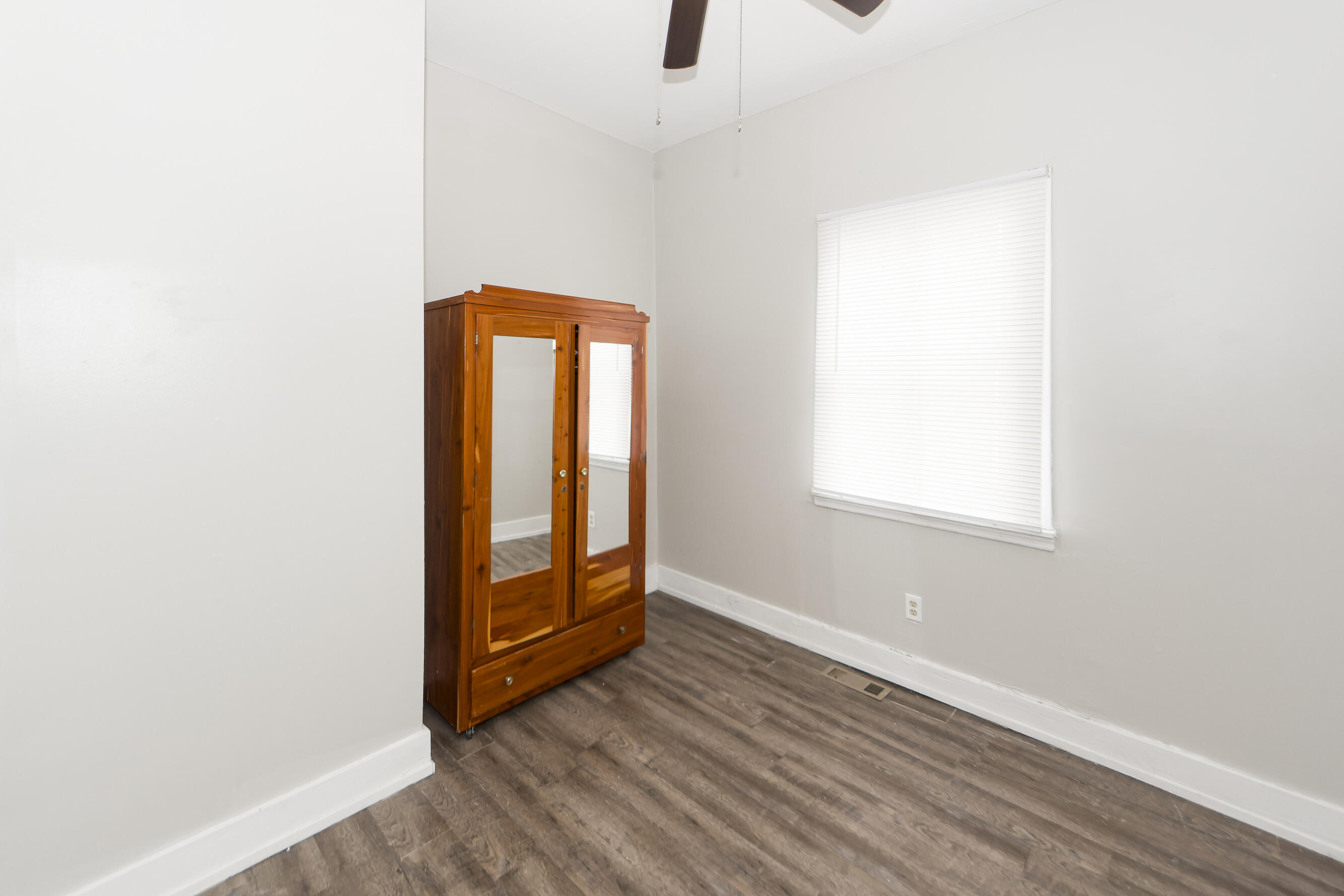 555 Rutledge Avenue, Unit A Charleston, SC 29403 - Photo 16 of 18 555 Rutledge A 4