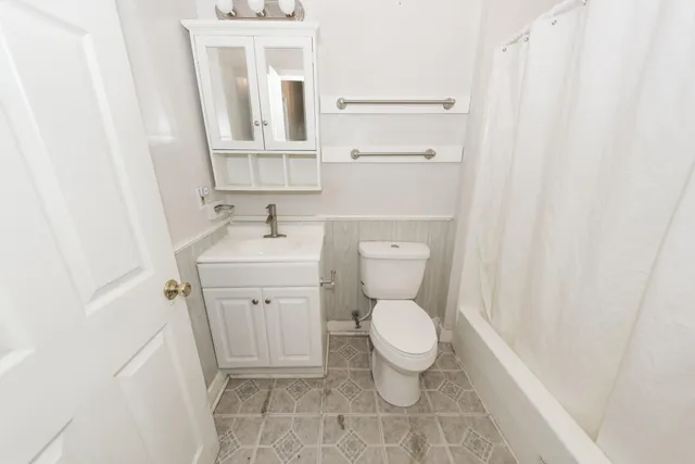 $2,100 | 555 Rutledge Avenue, Unit A, Charleston, SC 29403