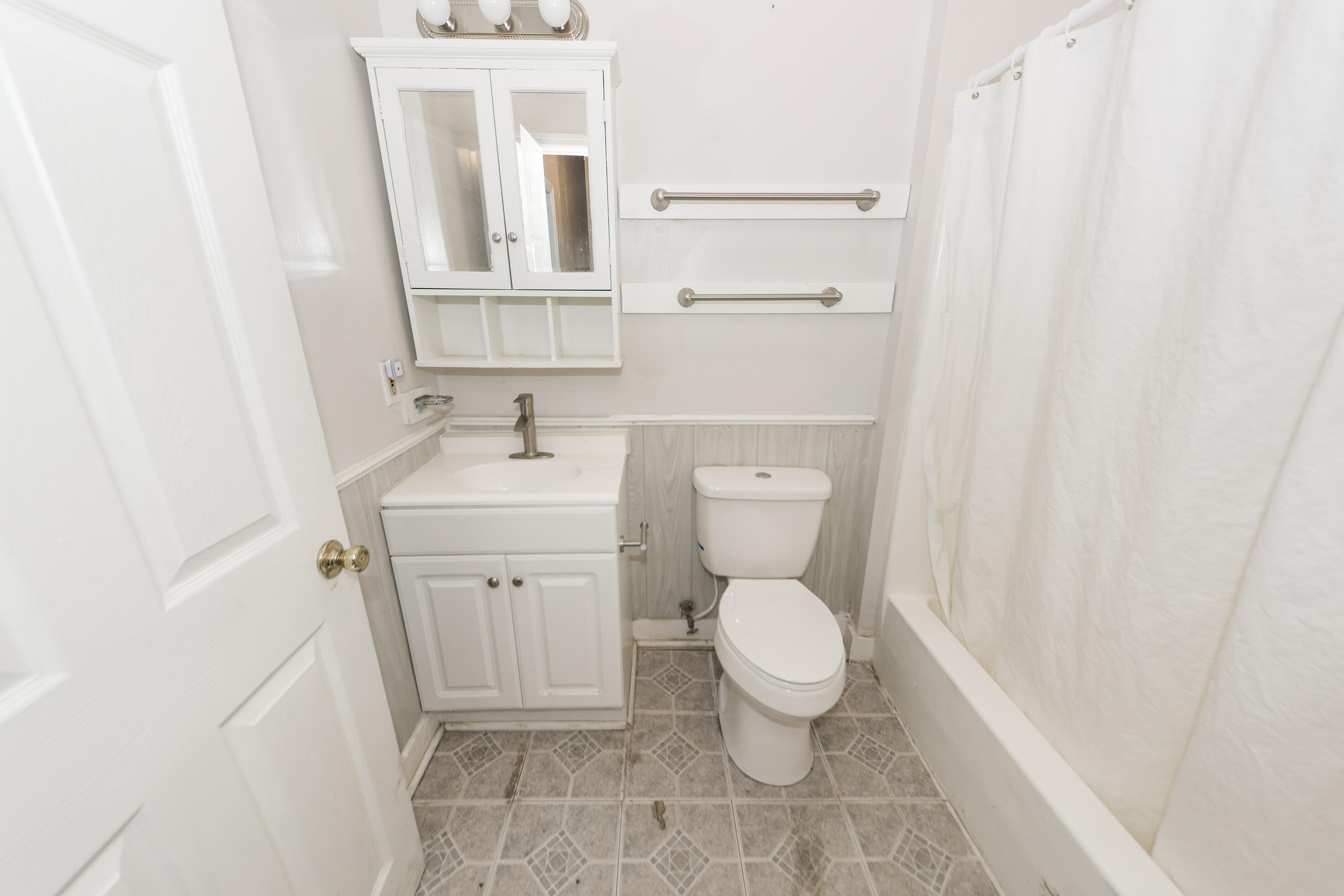 555 Rutledge Avenue, Unit A Charleston, SC 29403 - Photo 6 of 18 555 Rutledge A 14