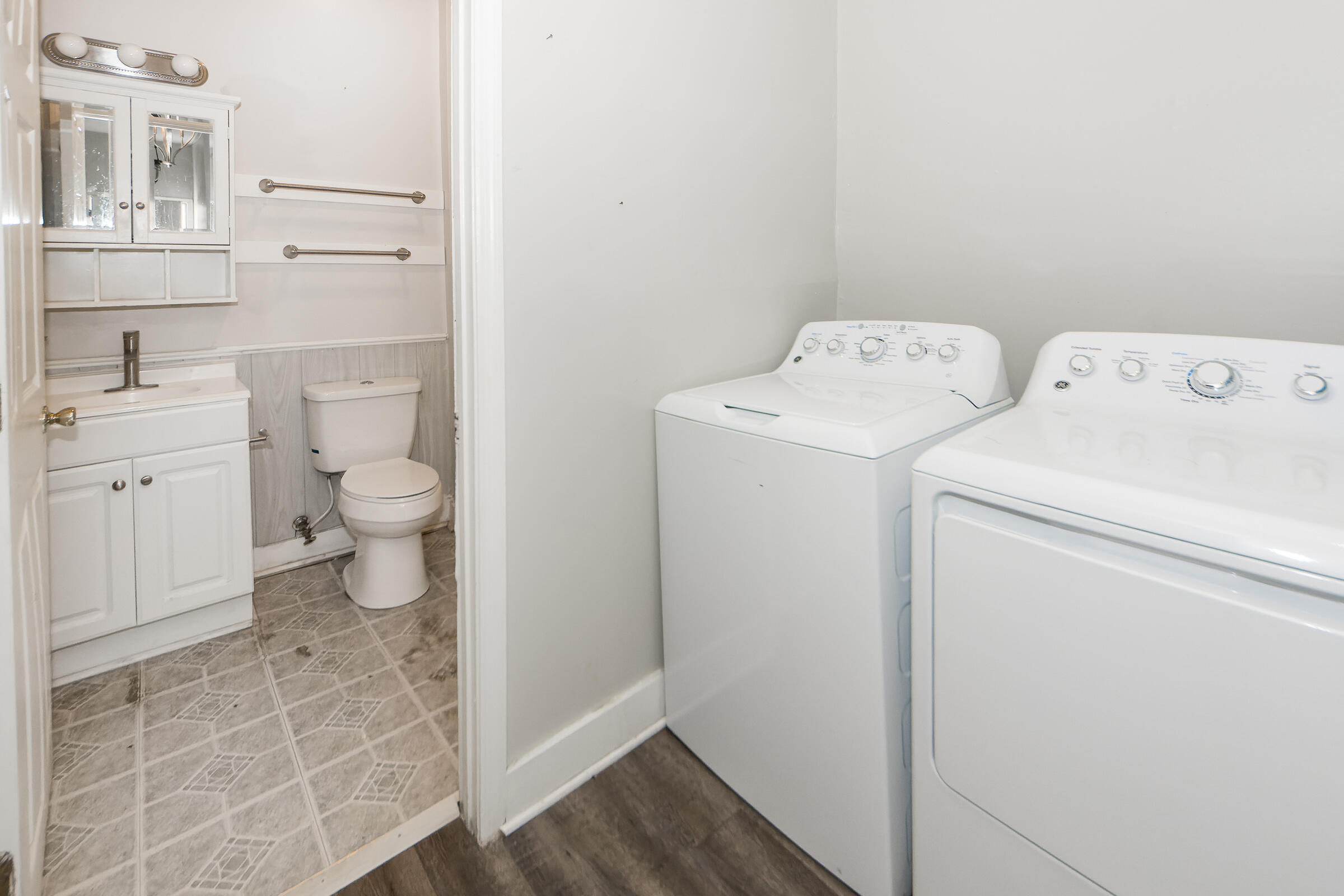 555 Rutledge Avenue, Unit A Charleston, SC 29403 - Photo 7 of 18 555 Rutledge A 13