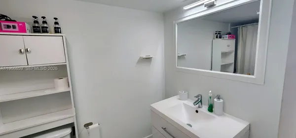 $2,200 | 555 Northeast 15th Street, Unit 516, Miami, FL 33132