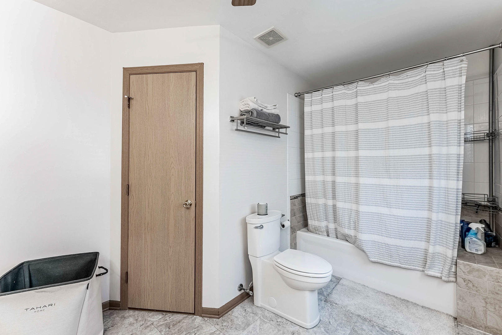 5302 Meadowbrook Street Plainfield, IL 60586 - Photo 29 of 46 a bathroom with a toilet and a shower