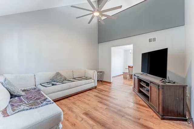 $359,900 | 5302 Meadowbrook Street, Plainfield, IL 60586