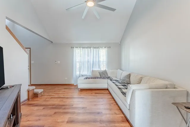 $359,900 | 5302 Meadowbrook Street, Plainfield, IL 60586