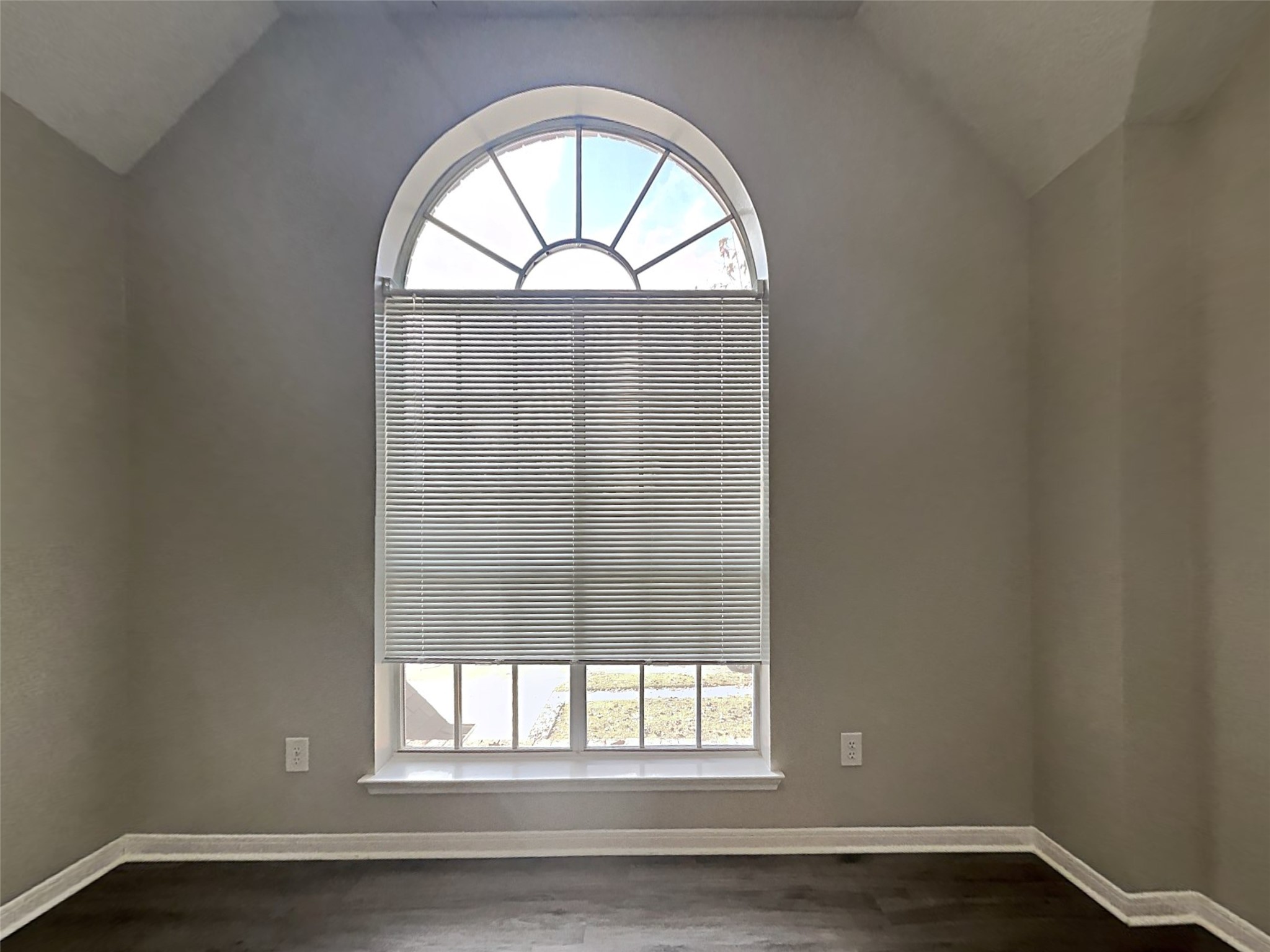 16102 Cutten Road Houston, TX 77070 - Photo 14 of 25 Gallery Image 14
