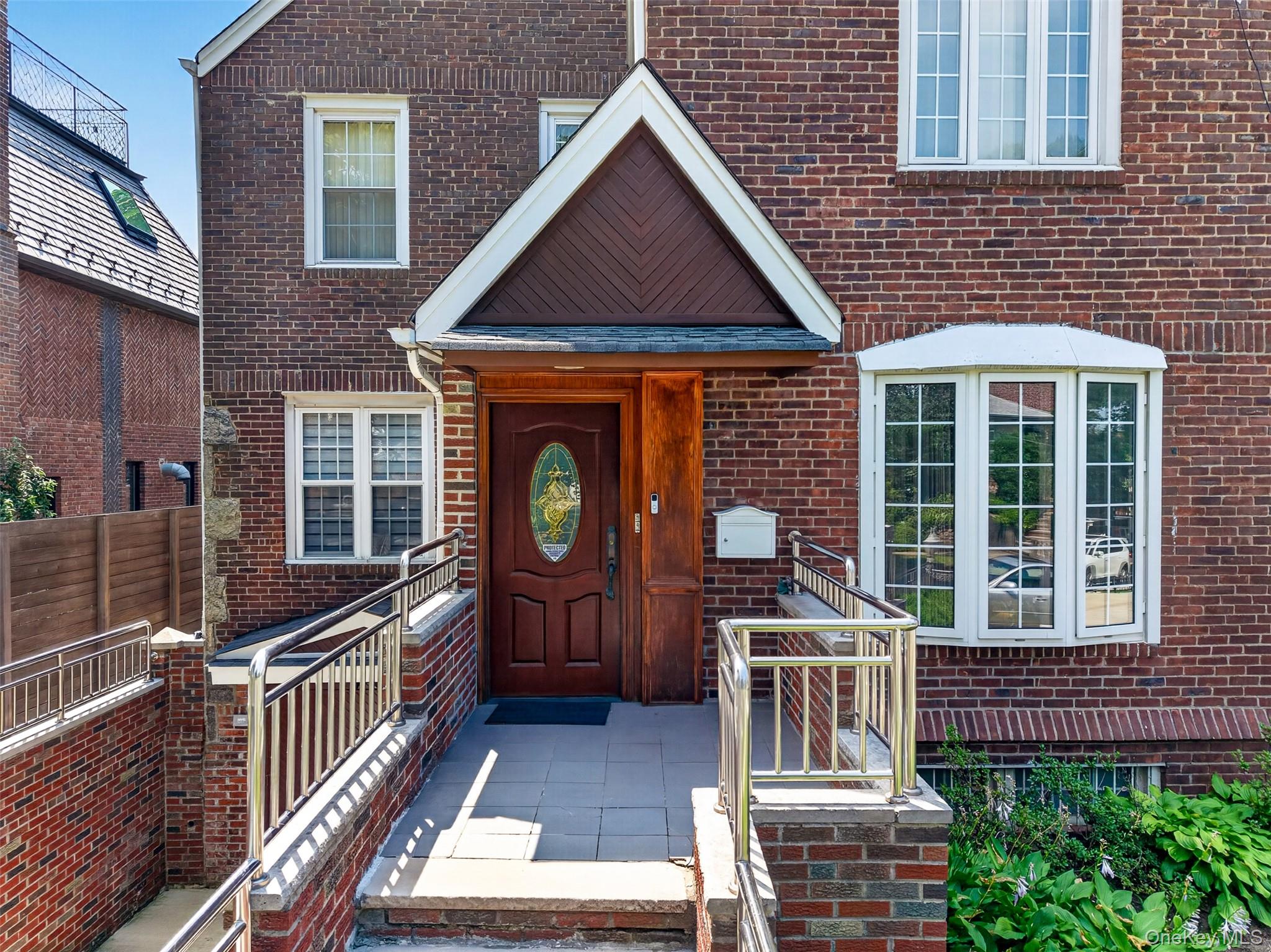 186-32 Avon Road Queens, NY 11432 - Photo 4 of 50