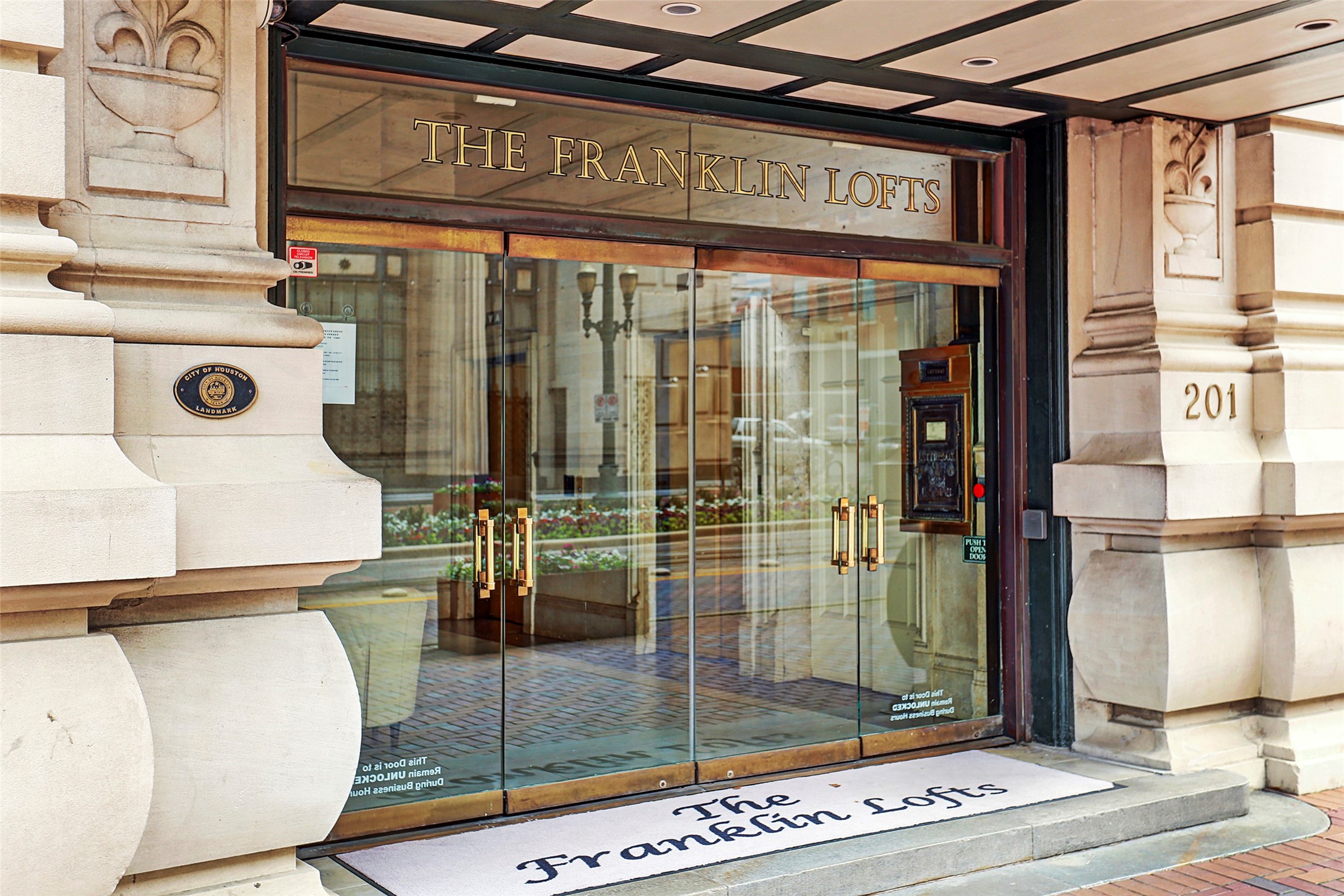 201 Main Street, Unit 6D Houston, TX 77002 - Photo 12 of 24 a view of outdoor space