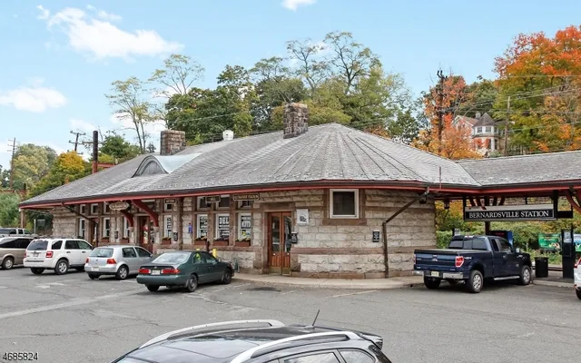 $1,099,000 | 149 Overleigh Road, Bernardsville, NJ 07924