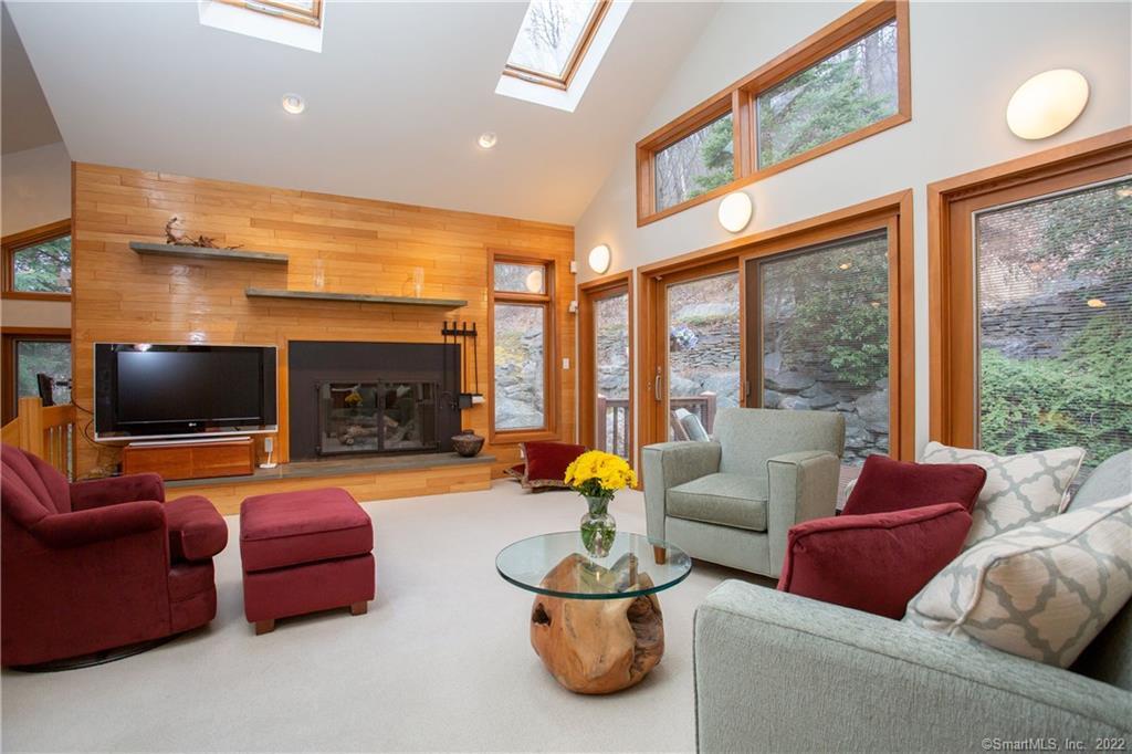 215 Ciccio Road Southington, CT 06489 - Photo 1 of 1 Great Room.