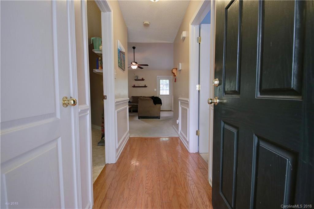 8227 Pozzi Road Charlotte, NC 28216 - Photo 3 of 36 Gallery Image 3