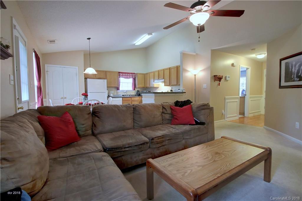 8227 Pozzi Road Charlotte, NC 28216 - Photo 8 of 36 Gallery Image 8