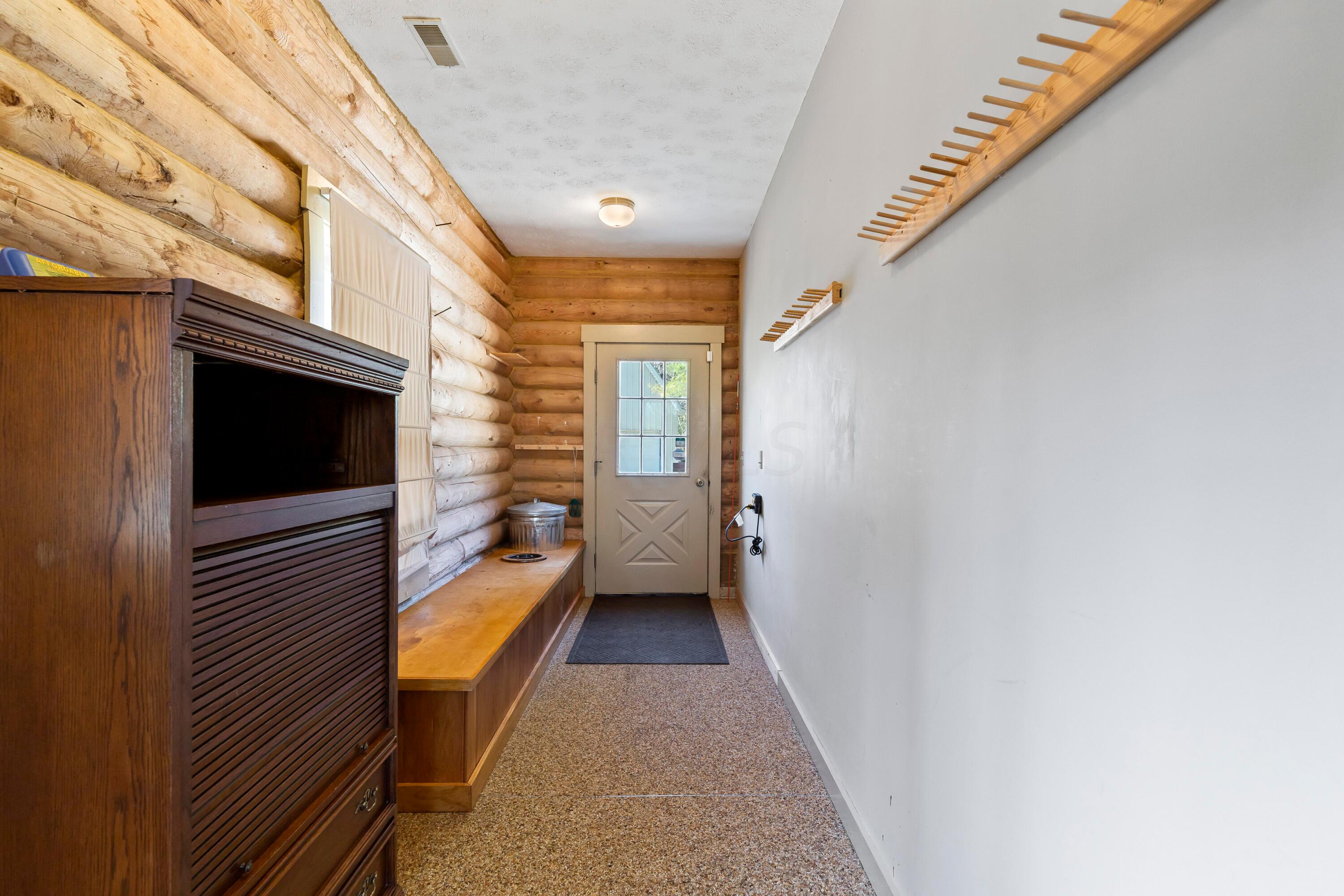 7700 Ballou Road Newark, OH 43056 - Photo 24 of 78 24. Mudroom