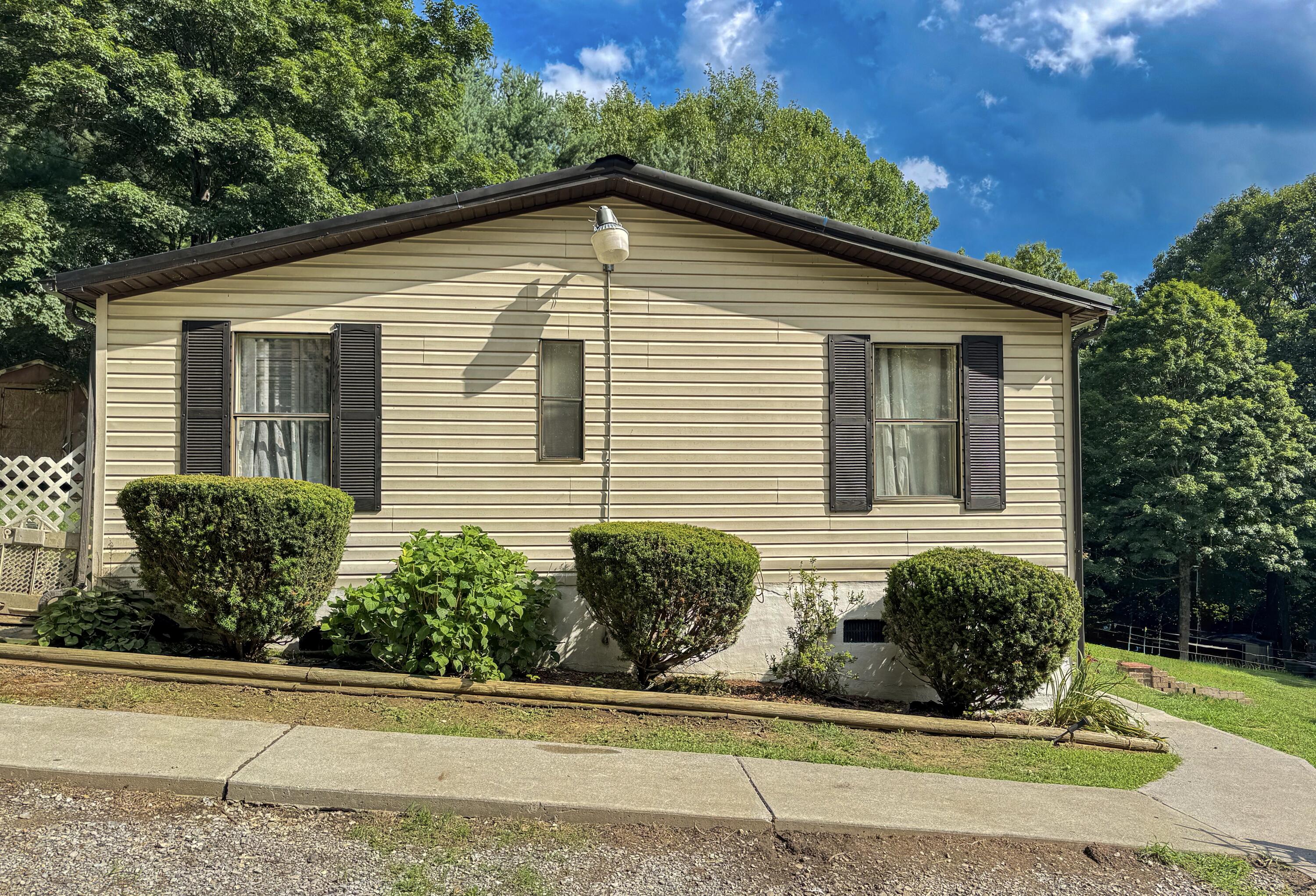 1007 Pollard Road Christiansburg, VA 24073 - Photo 25 of 28 IMG_3316