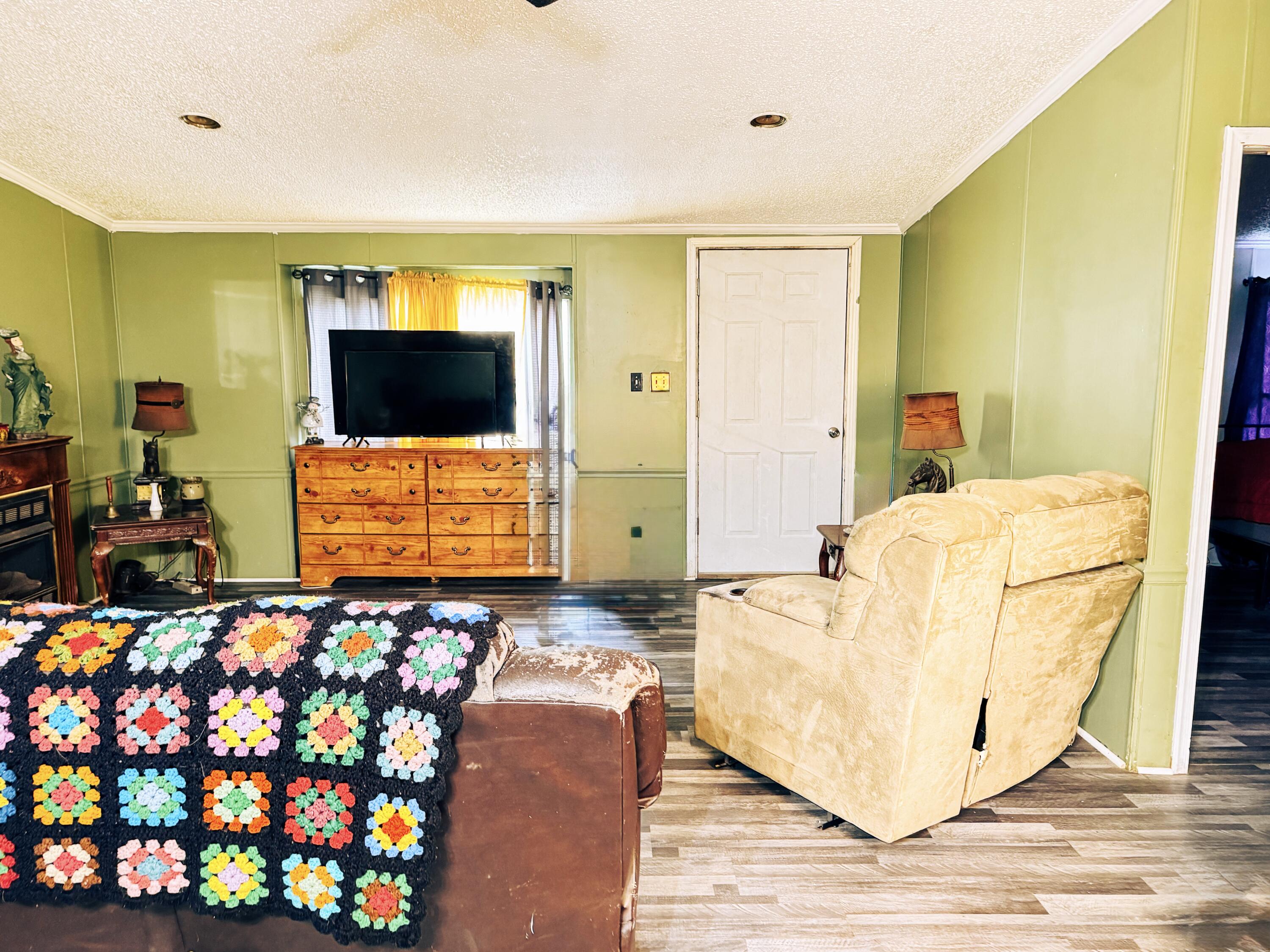 1007 Pollard Road Christiansburg, VA 24073 - Photo 3 of 28 IMG_3274 2