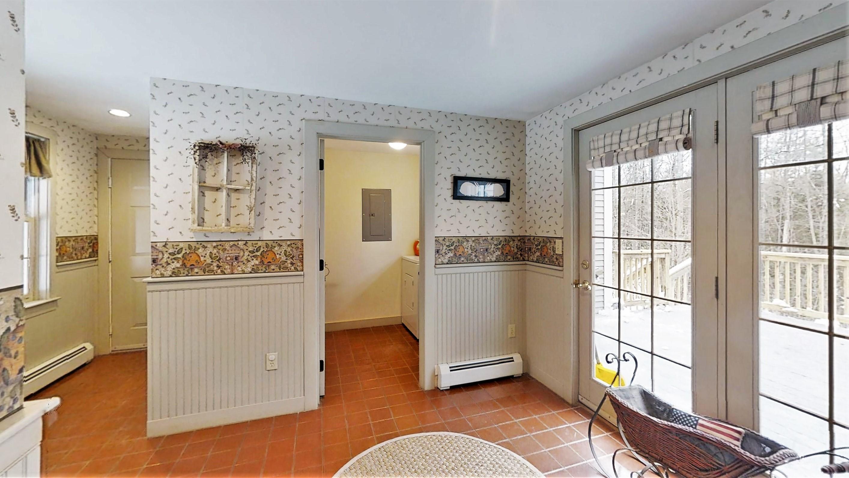 44 Burnham Road Scarborough, ME 04074 - Photo 6 of 51 Entryway