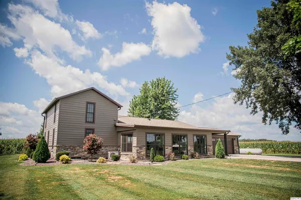 $529,000 | 1737 North 2250th Place, Mendon, IL 62351